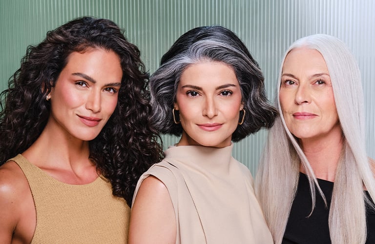 Tres modelos con tipo de cabello diferente, en edad y forma.